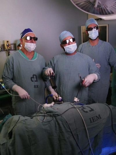 Realizan primera cirugía 3D con brazo robótico Dex Surgical en el país